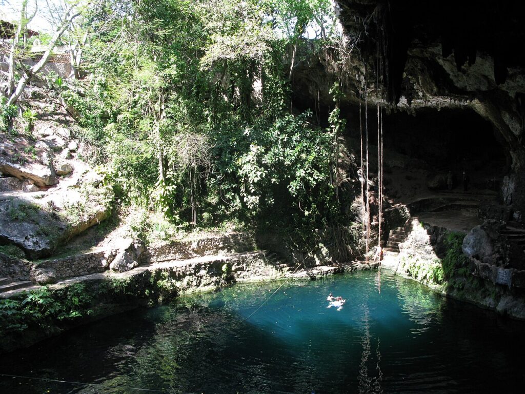 Cenote Zací, Valladolid