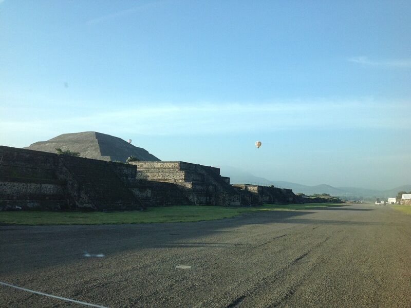 ¿Cuánto cuesta el globo aerostático en Teotihuacán en 2026?