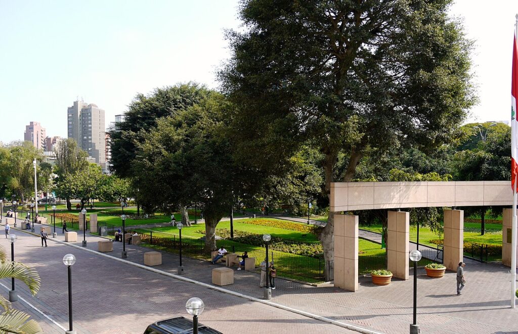 Parque Kennedy, Lima