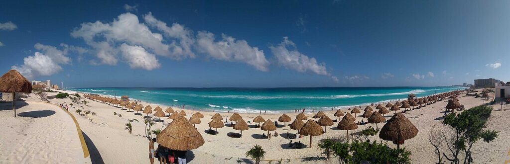Playa Delfines, Cancún
