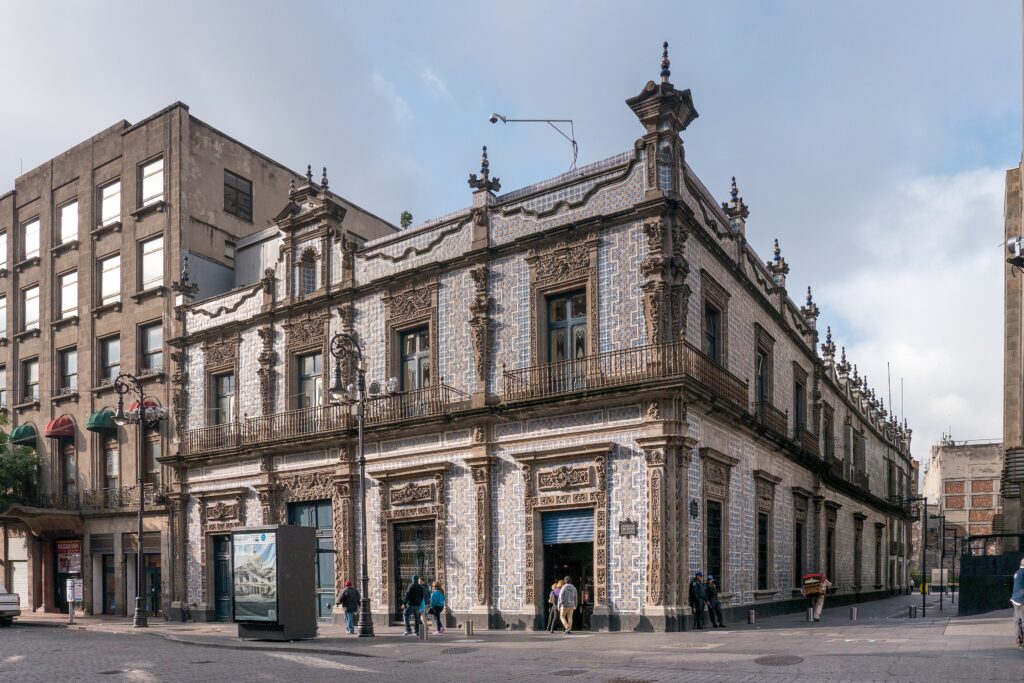 Casa de los Azulejos, sede del Sanborns de Madero