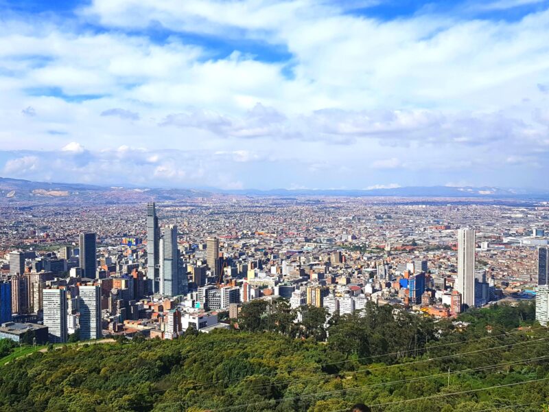 Dónde hospedarse en Bogotá: mejores zonas 2026 (guía)