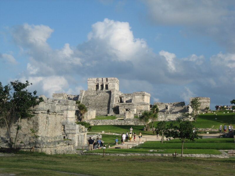 Cómo viajar a Tulum barato en 2026: guía real y honesta