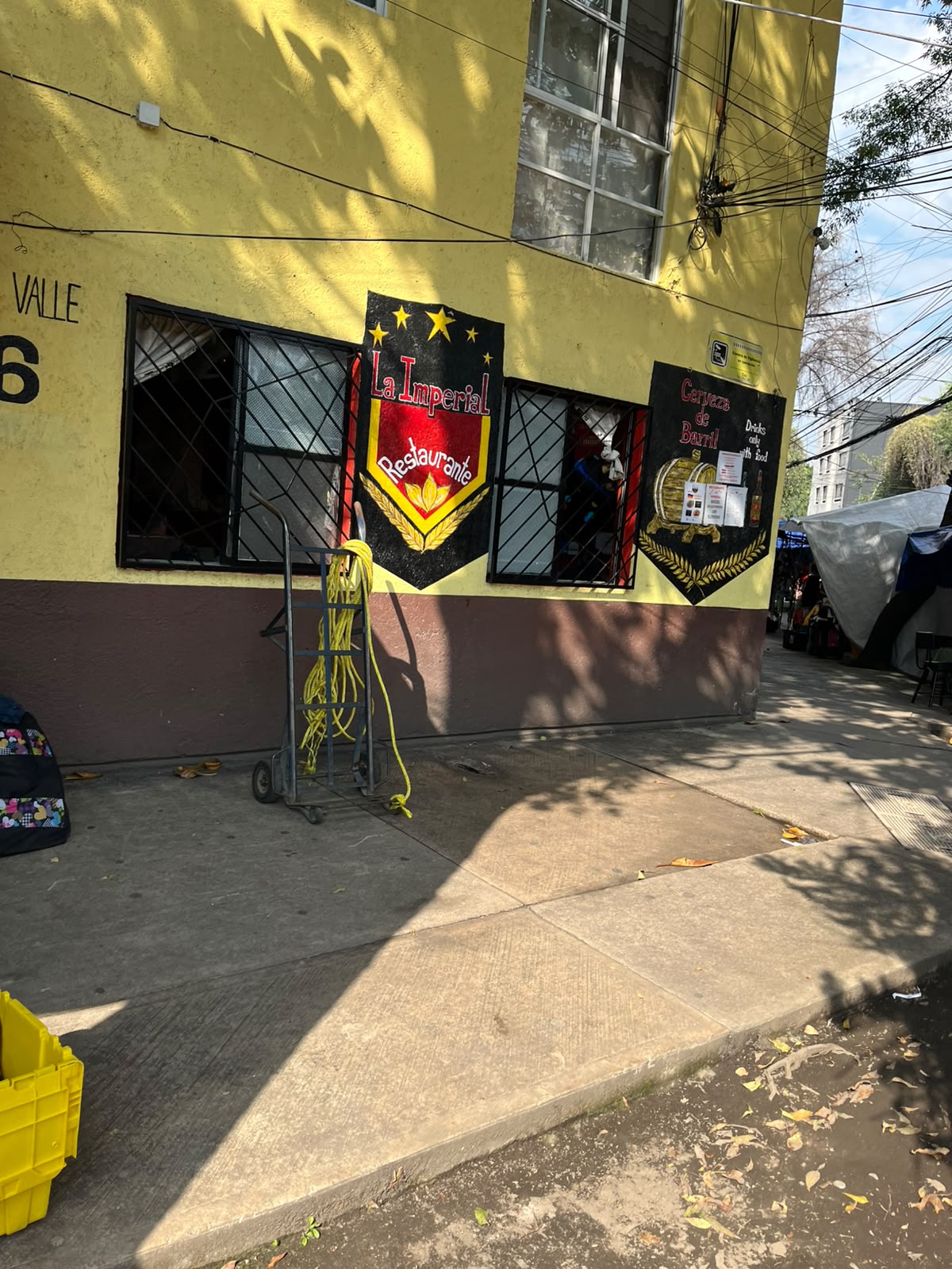 Restaurante La Imperial, con cerveza de barril, cerca de la Arena México