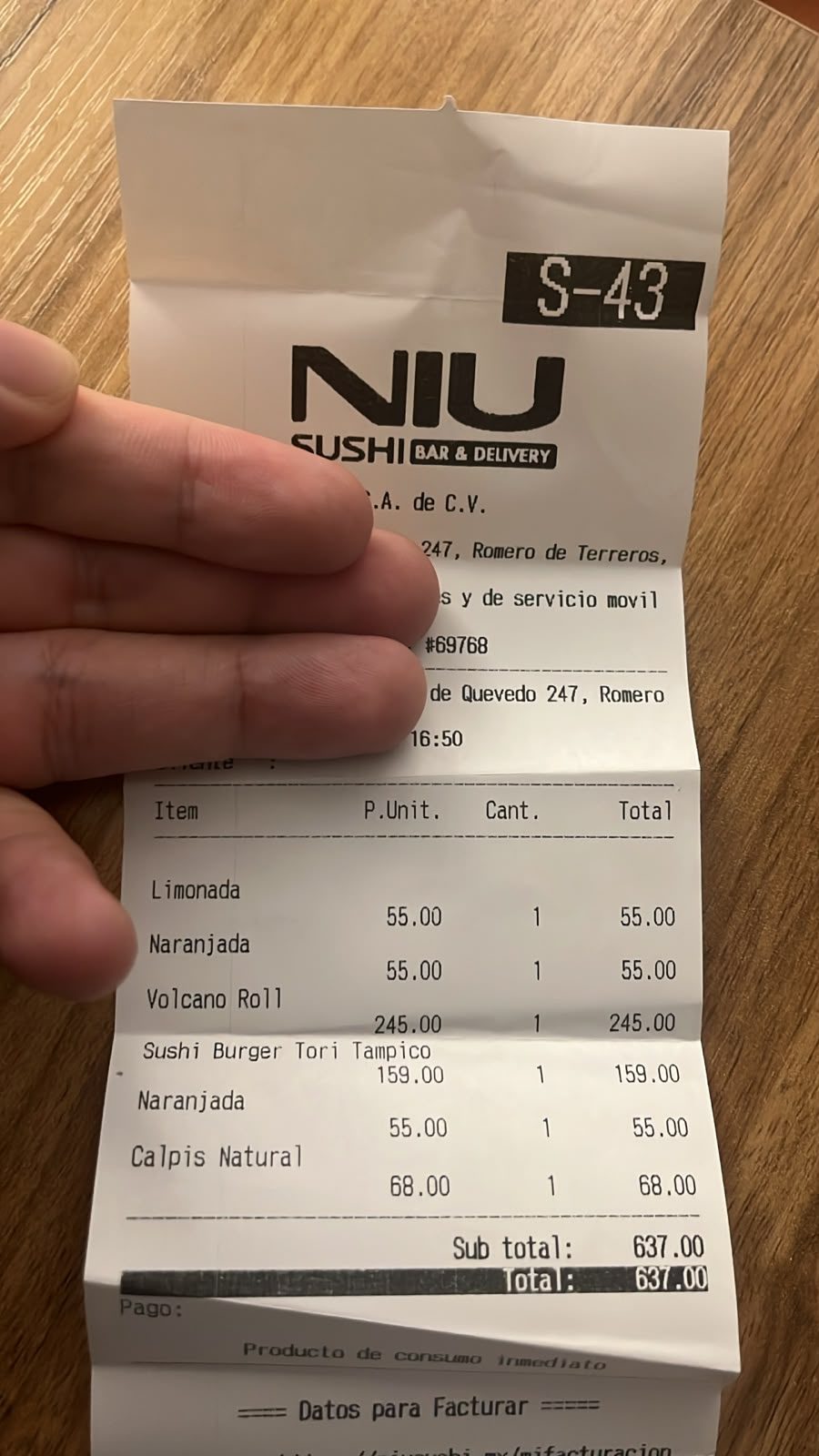 Ticket de consumo de NIU Sushi Coyoacán con el desglose de la cuenta, total 637 pesos